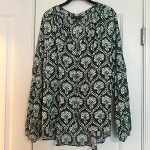 White House Black Market Black and White Blouse